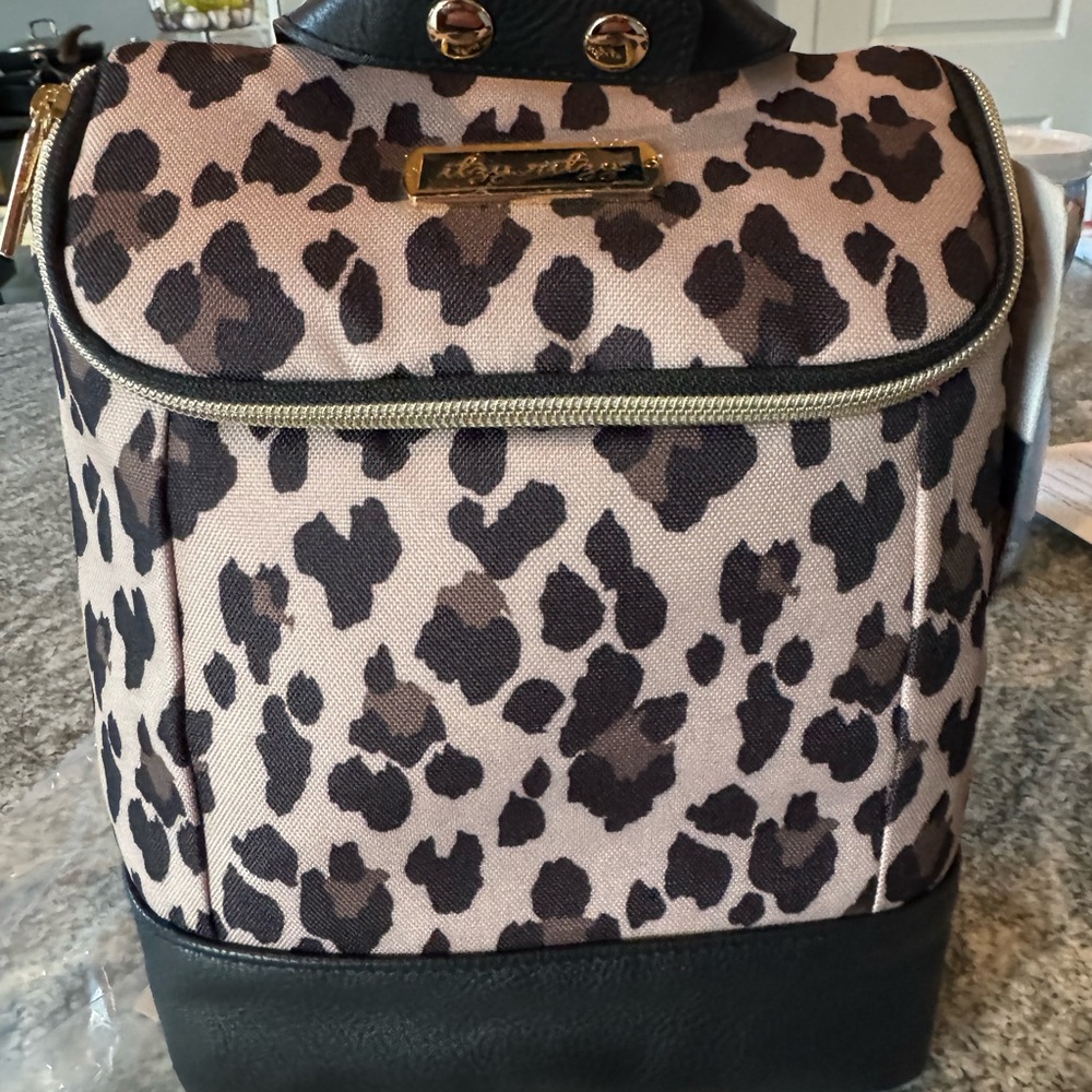 Itzy Ritzy Leopard Print bottle cooler